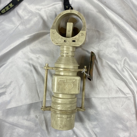 Star Wars Galaxy’s Edge Personal Misting Fan - Picture 6 of 10